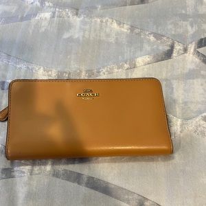 Coach wallet beautiful used once